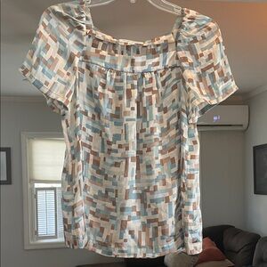Banana Republic 100% silk Blue and Brown Geometric Short Sleeve Blouse